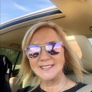 Meet your Posher, Debra